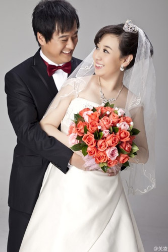金铭婚纱照_金铭与老公的婚纱照(2)