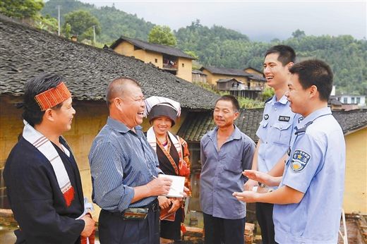 金秀县城人口_爱摩托广西平南自由骑士机车广西平南小跑之画中小县城.瑶都金(3)