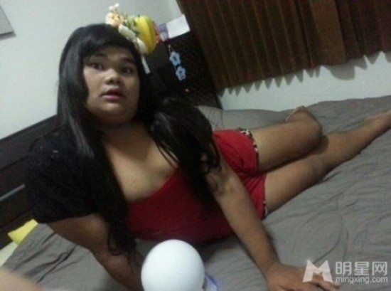 泰国胖女神宝拉走红+风骚卖萌引观众呕吐不止