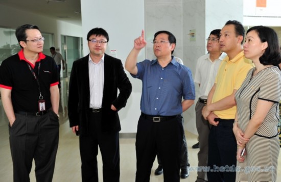 省经信委主任牛弩韬一行到合肥经开区调研