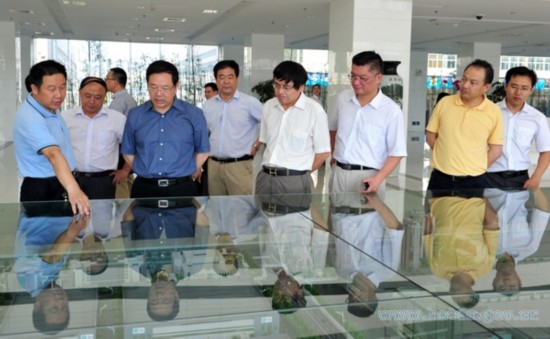 省经信委主任牛弩韬一行到合肥经开区调研