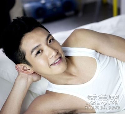 柯震东示范2013最新发型 露额短发帅气阳光【图