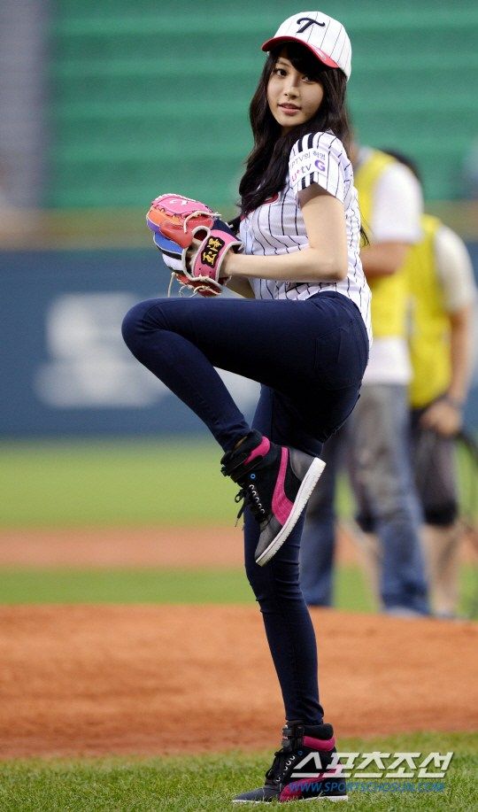 <em>韩国</em>艺体美女<em>360度开球</em>