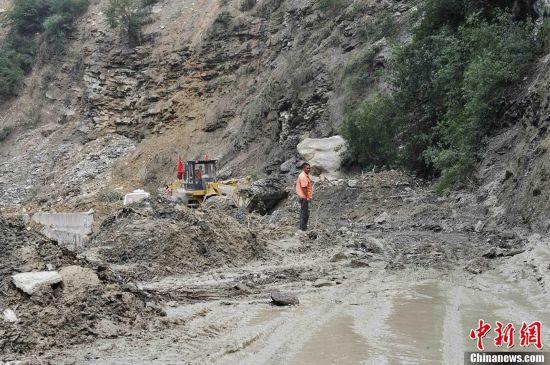 9"多点群发流域性山洪泥石流灾害的四川阿坝州茂县.