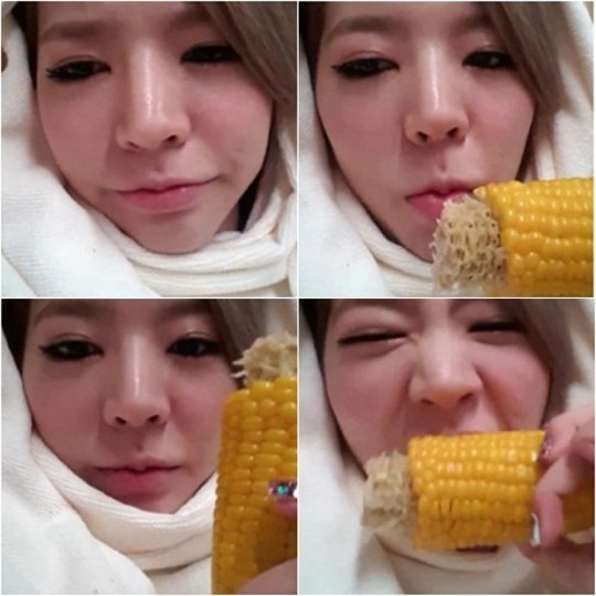 少女时代Sunny面目狰狞吃玉米 网友惊呼好可爱--