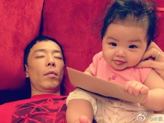 朱茵出书曝受孕机会小 老公拍摄<em>母女</em>生活照【