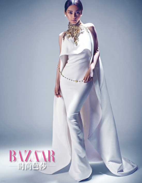 洛丽塔要长大:baby超美复古泳装身材惊艳