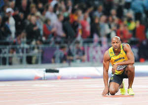 盖伊、鲍威尔两大飞人同时掉进 尿罐子