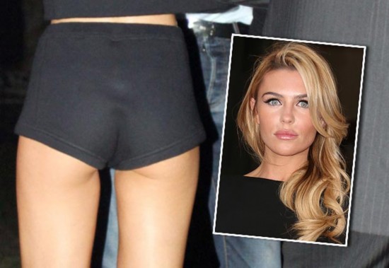 女星<em>穿热裤</em>春光乍泄(高清图组)【6】--湖北频道