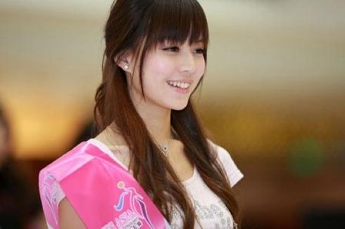 深大校花私照曝光 清纯<em>少女</em>变美艳熟女(组图)【