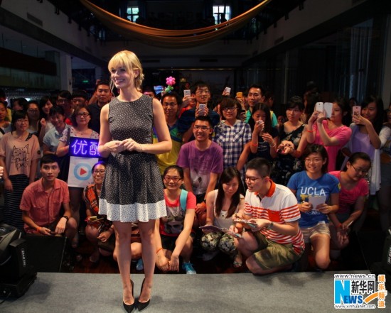 破产姐妹 贝丝·比厄中国首秀 卖萌<em>热舞</em>学上海