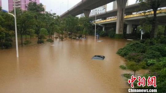 全國多地迎新一輪強降雨昆明全城交通接近癱瘓