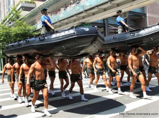 揭密台軍精英戰士:陸戰蛙人