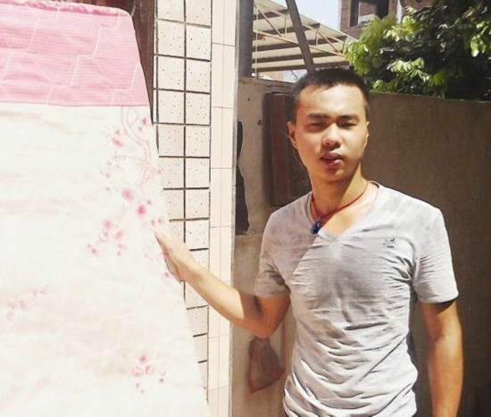 风大雨急台风夜 漳州棒小伙危房中连救8名老人