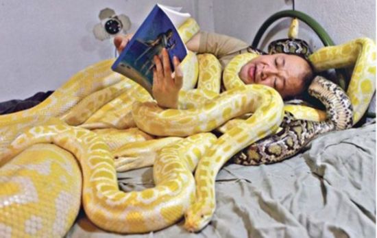 西瓜装宝宝走红 牛人的奇葩降暑法