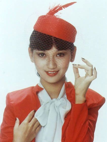范冰冰舒淇金喜善+中<em>日韩女星</em>上演制服诱惑