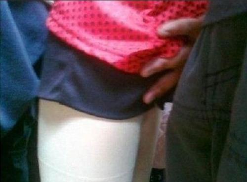 女子为拍<em>视频</em>留证据被男子摸大腿半小时:牺牲