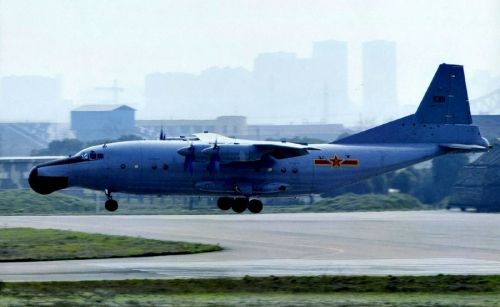 在“和平使命”2005中俄聯合軍演中，運-8海上警戒機成功引導中國方戰機、艦船和潛艇對海上目標實施了精確打擊。