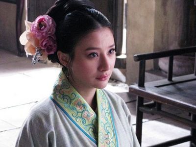 熊乃瑾承认整容熊乃瑾整容前后熊乃瑾中分2