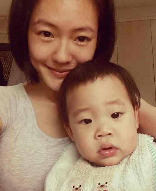 小S晒与爱女许老三合影 网友调侃长相神似周杰伦