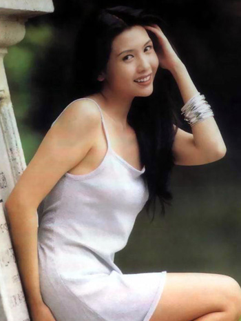 黄秋生怒骂苍井空经纪人吃错药 盘点三级片女