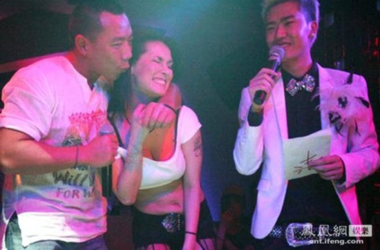 萧敬腾半夜遭粉丝骚扰 盘点疯狂的极品粉丝[图