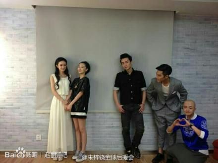 <em>赵丽颖陈晓</em>《大本营》展亲密