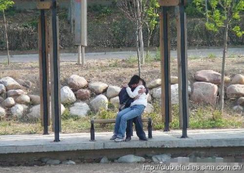 傅天颖公园活春宫嘴唇渗血 盘点<em>野战</em>远超AV的