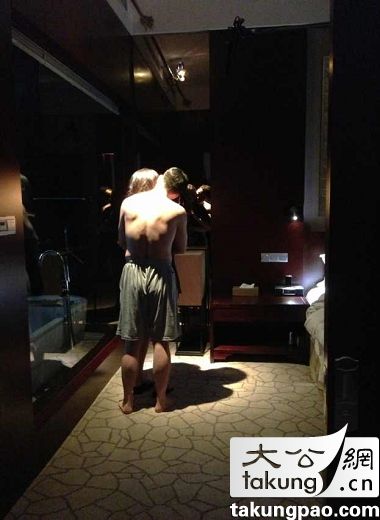 张暖雅曝全裸照徐东东装处女 放荡心机女屡出奇