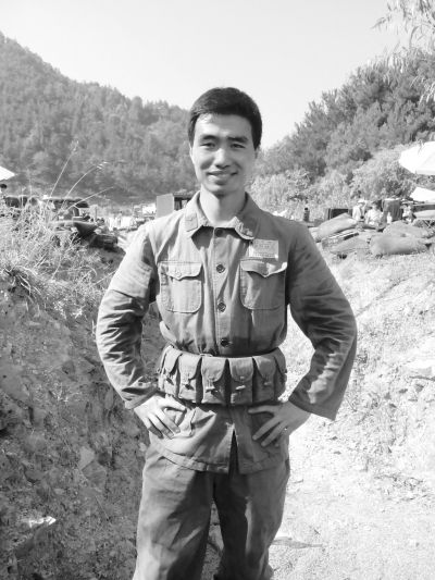 名校硕士辞职去横店跑龙套 最低时每天收入40