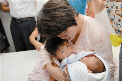 趭ĳһ˫Ů§ڻСʮ󣬱ӤصߡطףʮǺµӡ
