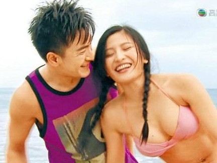 《冲上云霄2》激情戏曝光 陈法拉秀S曲线美背