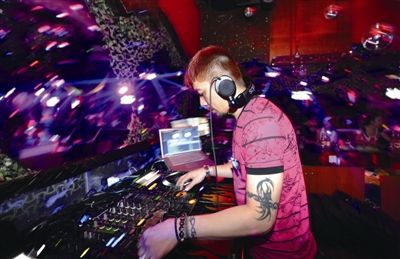 酒吧夜色如何离开灰暗 记者暗访温州市区酒吧