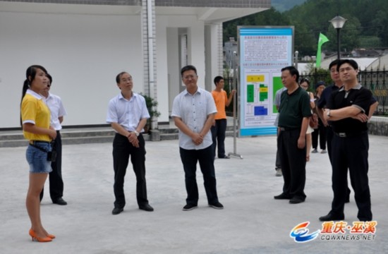 县委书记唐德祥,县长罗成等县领导在文峰镇三宝村脱毒马铃薯繁育