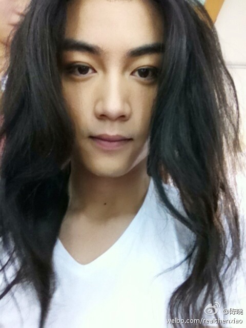 赵丽颖陈晓晒犯二照片 盘点明星自拍抽风照[图