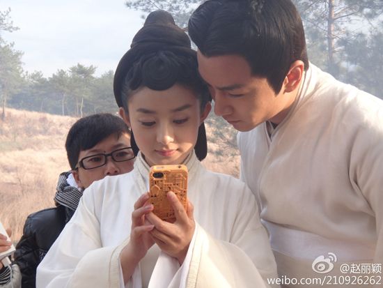 赵丽颖陈晓晒犯二照片 盘点明星自拍抽风照[图