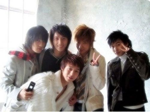 EXO宋茜朴有天允儿 韩星练习生照片曝光谁上