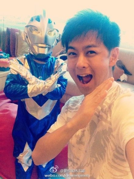 林志颖自曝家中现奥特曼 小小志与爸爸PK