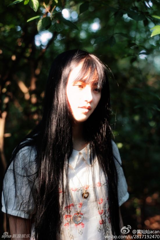 武大女神黄灿灿身着篮球服出场