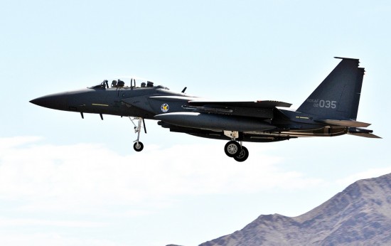 韩采购全世界最强三代机 传我研制歼11D应对