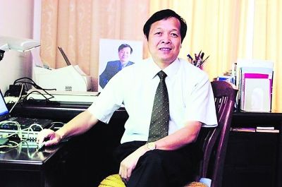 教授被妻子砍死 生前与患抑郁症妻子感情很好