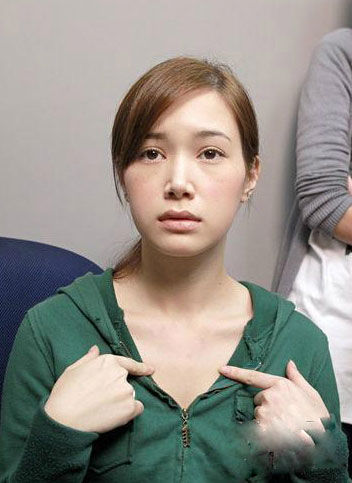 邝敏慧(点击查看更多时尚新闻)