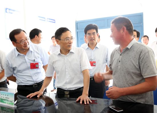 李圣华到泗洪组织召开西南岗地区扶贫开发工作