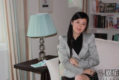<em>央视</em>原<em>女主播</em>姜丰旧照曝光