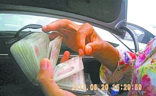 最牛大妈坐拥上千北京车牌 申请销号几百人在