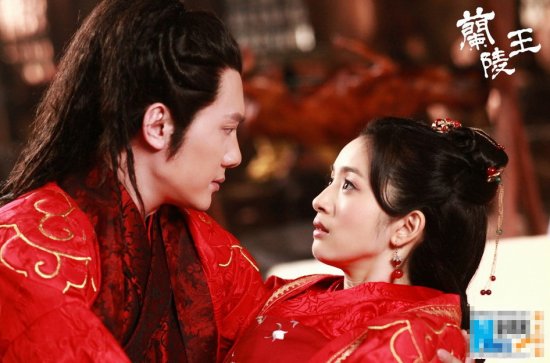 林依晨冯绍峰两情相悦 荧幕情侣轮流配落单刘