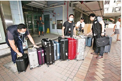 港旅行社领队沦“机场老鼠”专偷名牌行李箱(图)