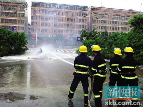 <em>深圳龙岗</em>荷坳派出所为百姓撑起消防安全伞--深