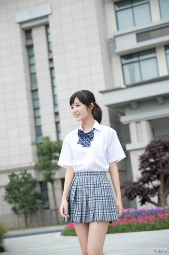 高清:16岁徐娇<em>泳装</em>出镜变身沙滩<em>美女</em>
