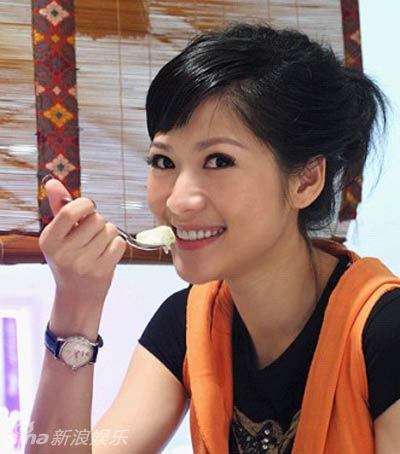 <em>沈星</em>发家史揭秘 盘点<em>沈星</em>十年整容路<em>照片</em>对比
